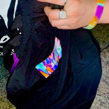 家入レオ　「bulb」ナップサック